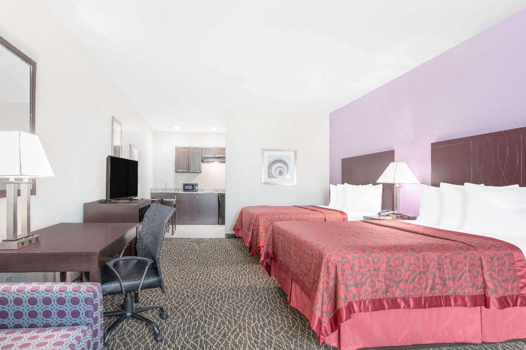 Days Inn By Wyndham Bryan 