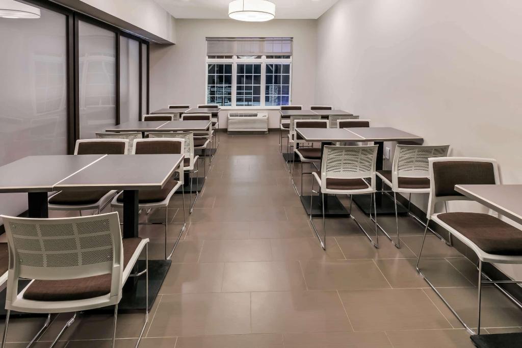 Microtel Inn & Suites By Wyndham Monahans 