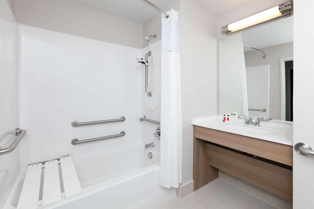 Microtel Inn & Suites By Wyndham Monahans 