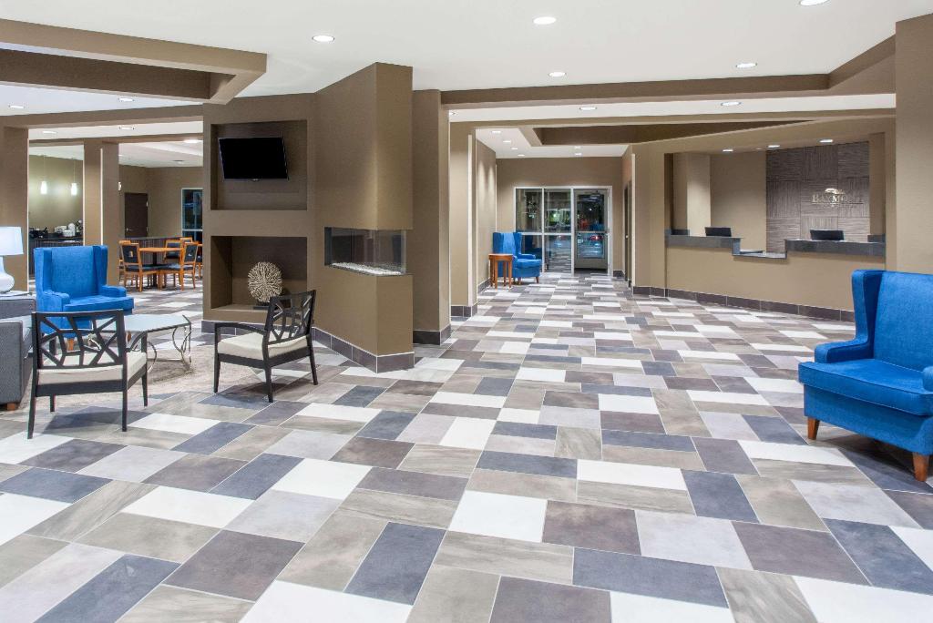 Baymont By Wyndham Grand Forks 