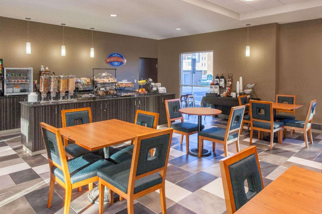 Baymont By Wyndham Grand Forks Baymont By Wyndham Grand Forks