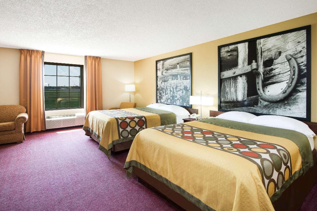 Super 8 Motel Lamar 