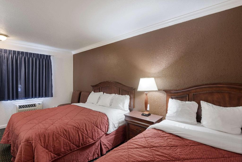 1st Interstate Inn 1st Interstate Inn