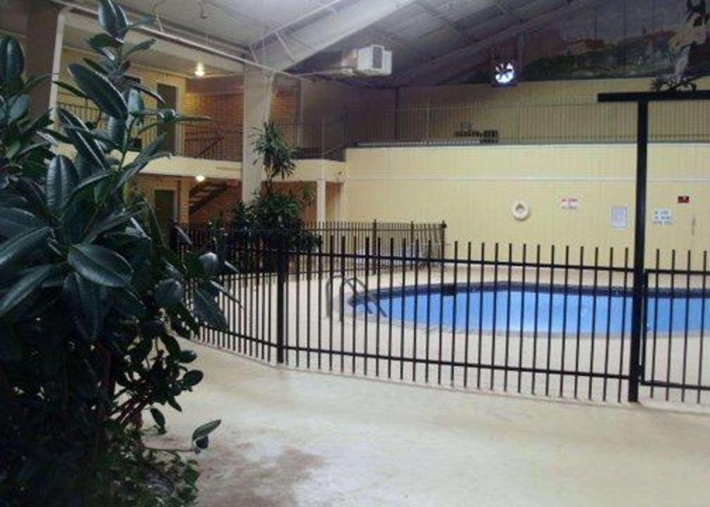Econo Lodge - Elk City 