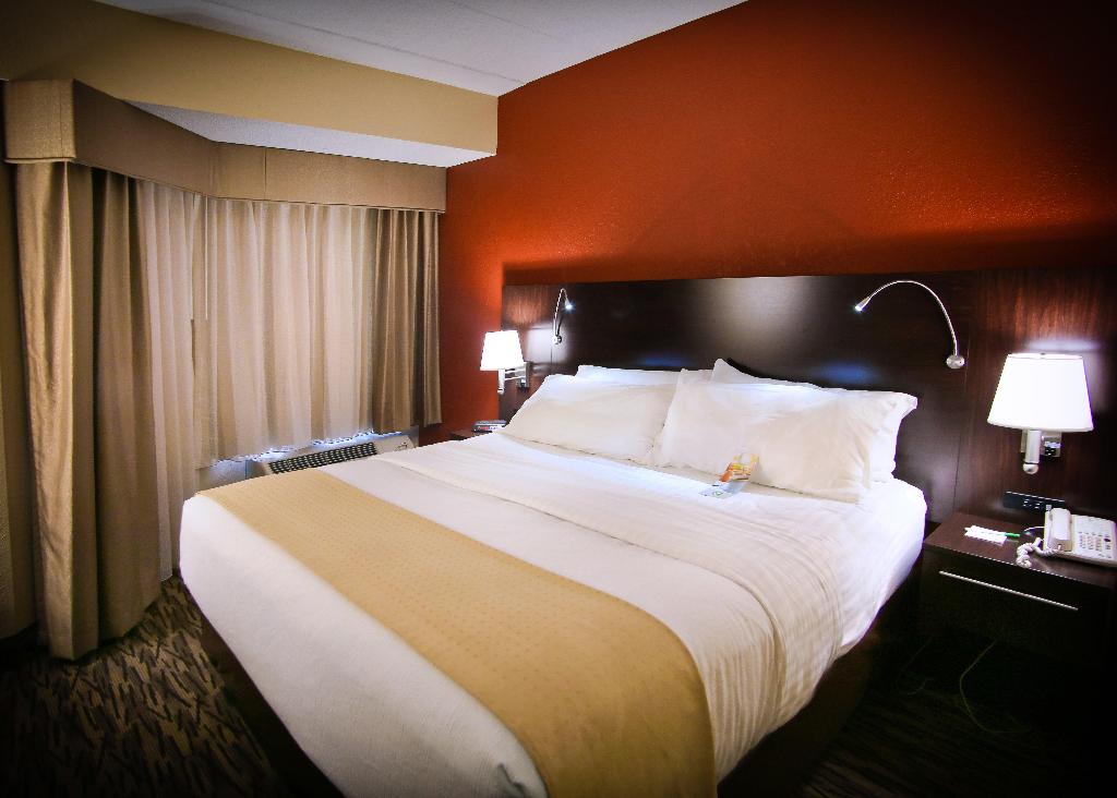 Holiday Inn & Suites La Crosse - Downtown 