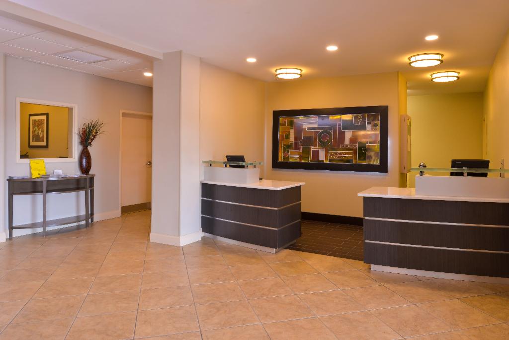 Candlewood Suites Bloomington-Normal By Ihg Candlewood Suites Bloomington-Normal By Ihg