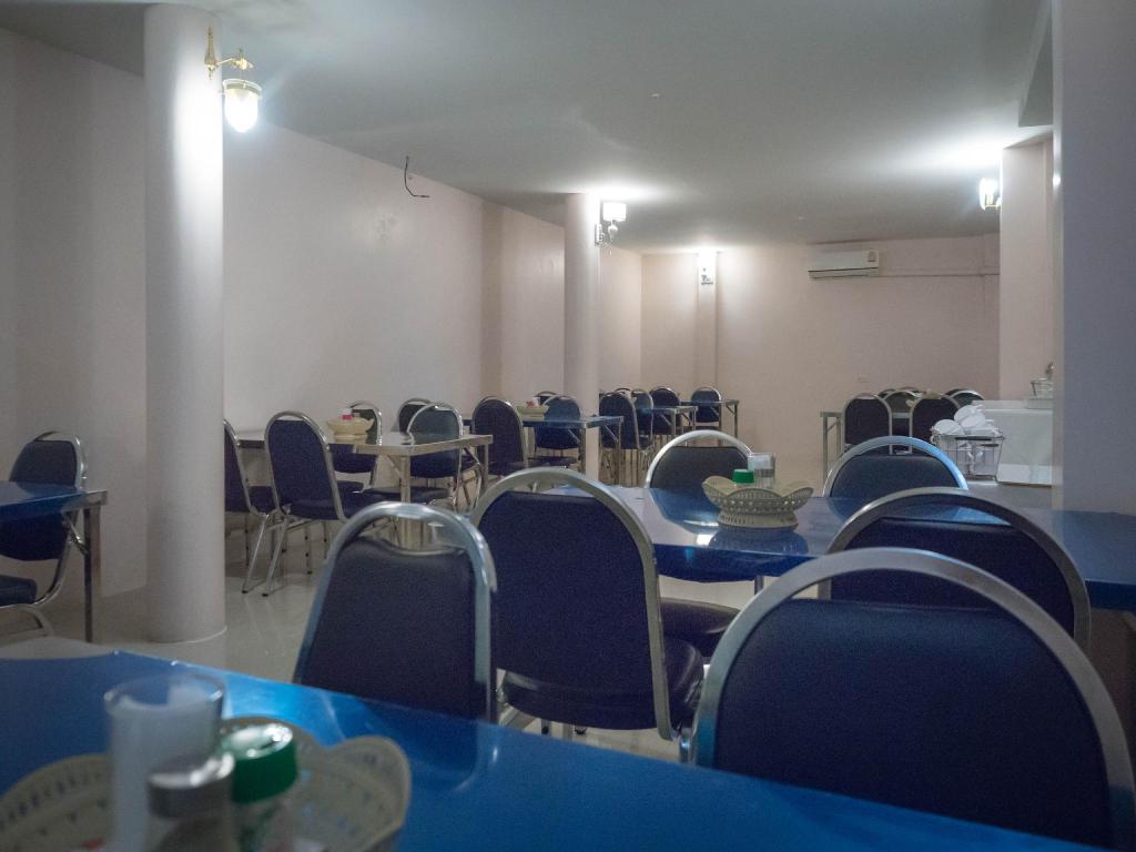 Bird Room Hotel 