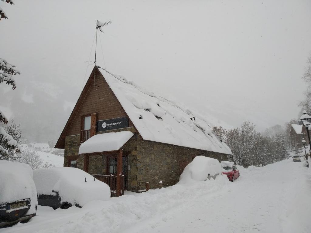 Snö Mont Romies Apartamentos Unhola 