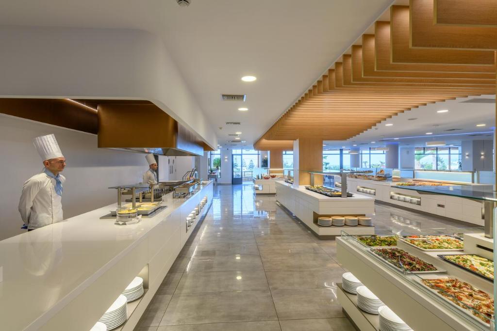 Grand Hotel Holiday Resort Grand Hotel Holiday Resort