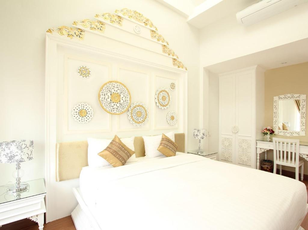 Ratchiangsaen Flora House 