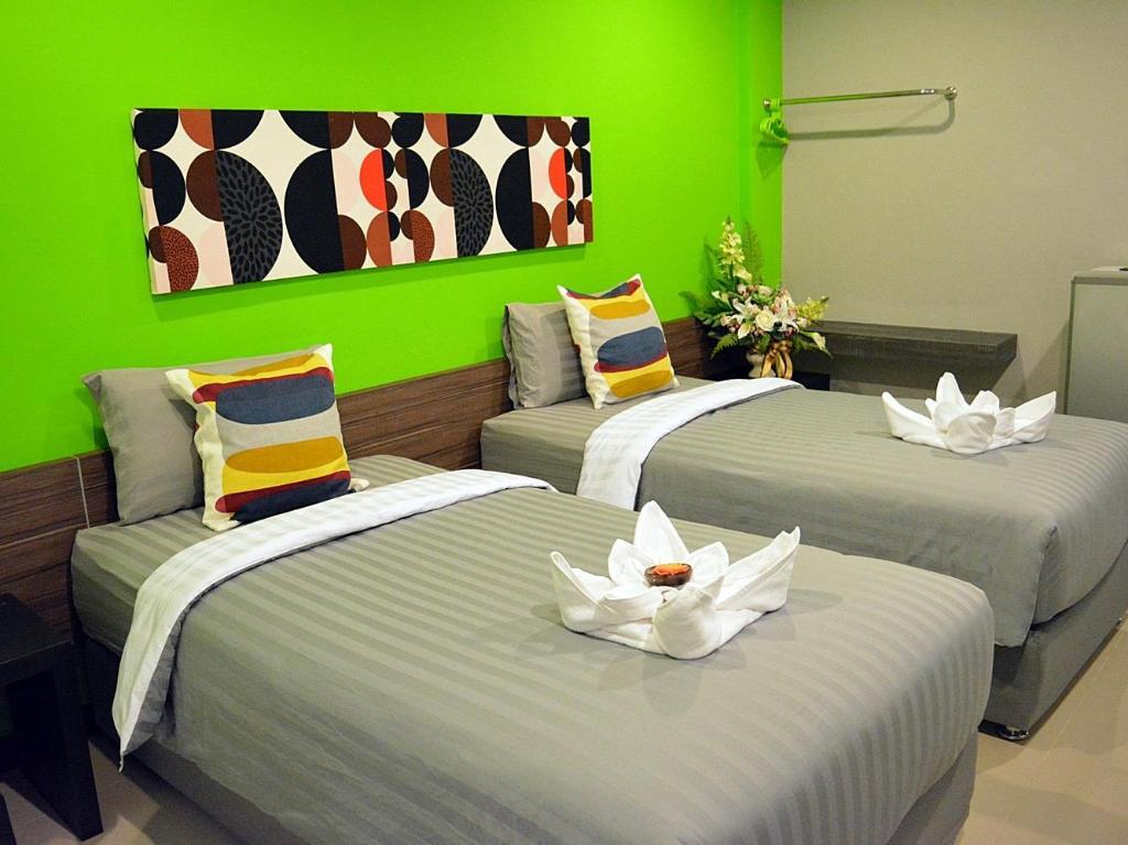 Krabi Inn & Omm Hotel 