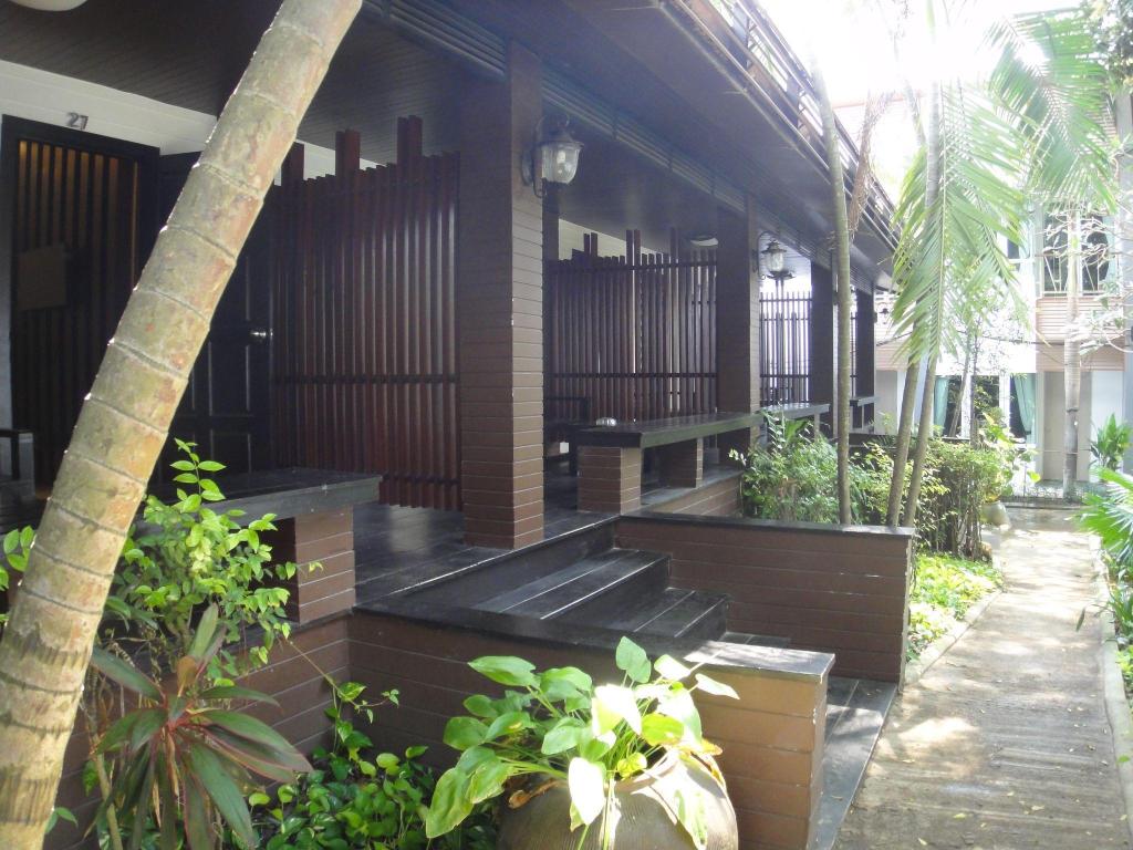 Silver Sand Resort 