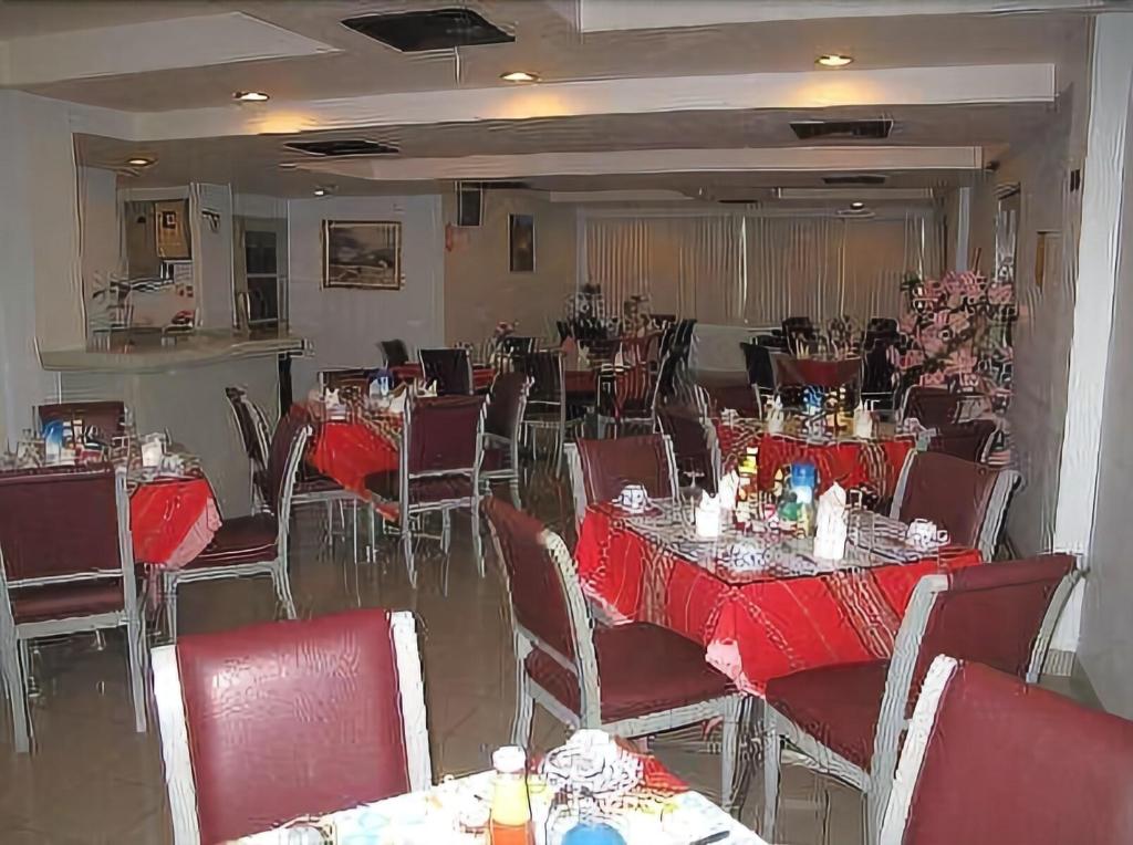 Hi Far East Inn 