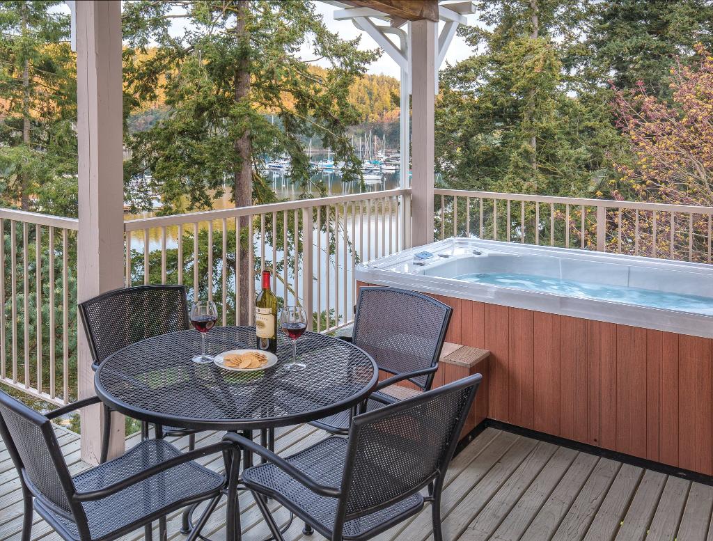 Deer Harbor Resort 