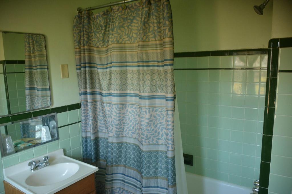 Americas Best Value Inn Hancock 
