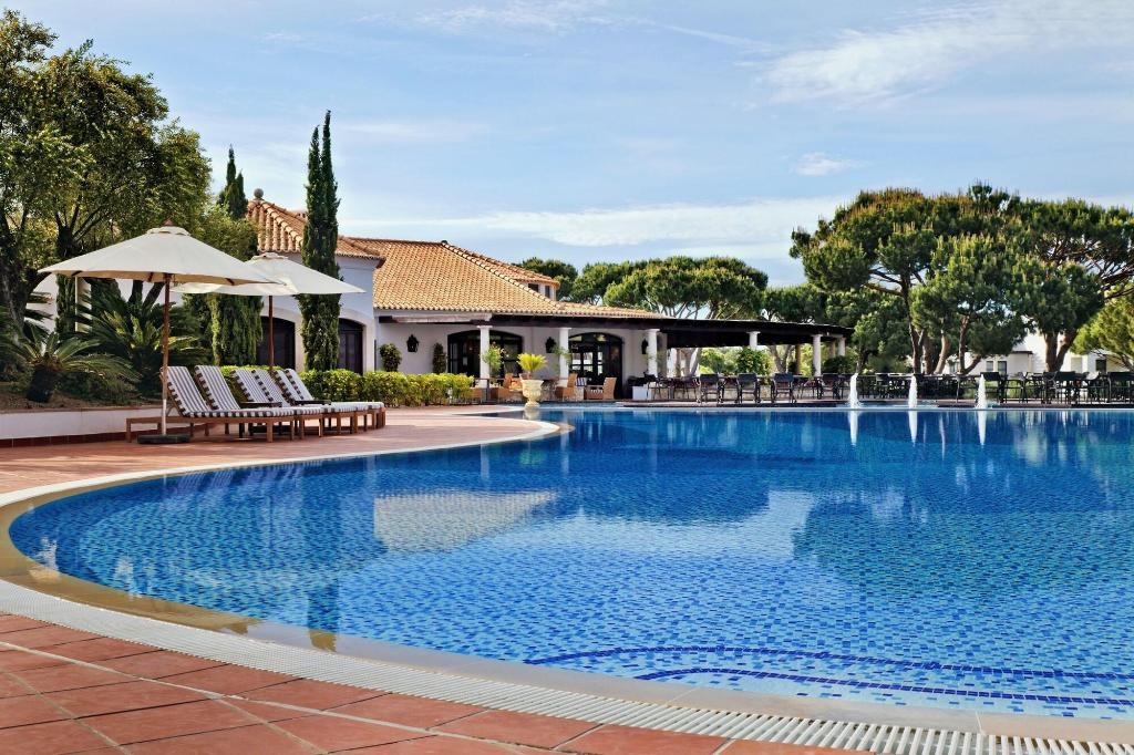 Pine Cliffs Village & Golf Suites 
