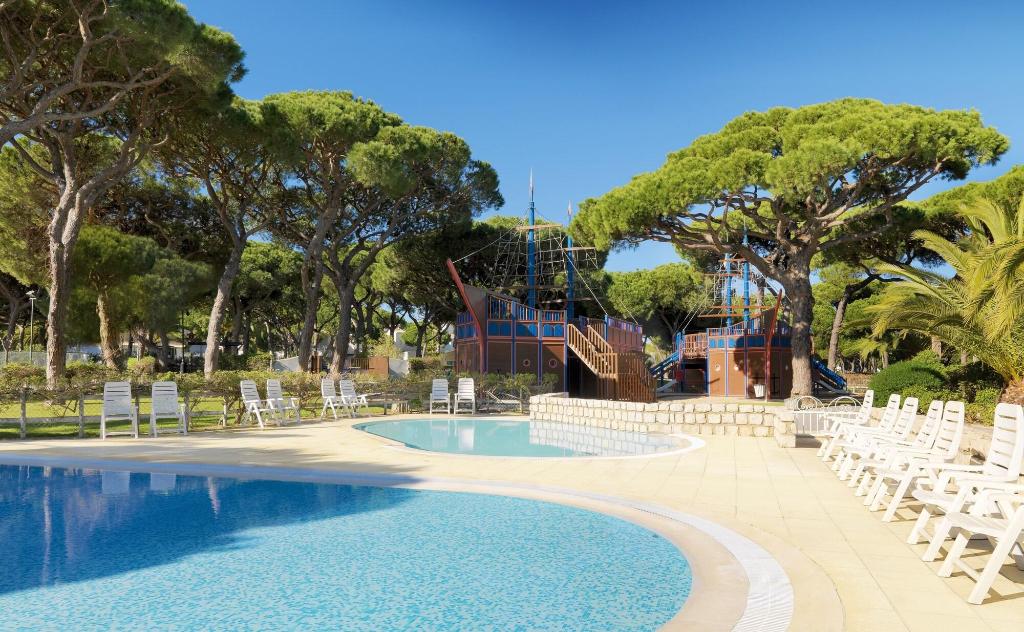 Pine Cliffs Village & Golf Suites 