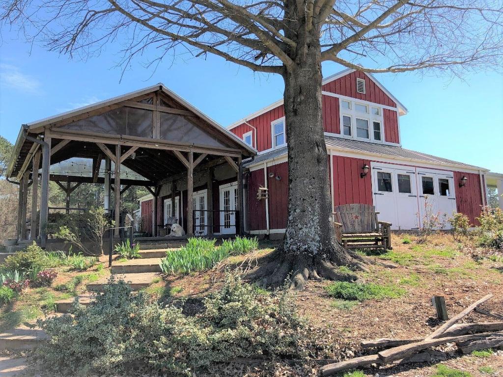 The Farmhouse Inn 