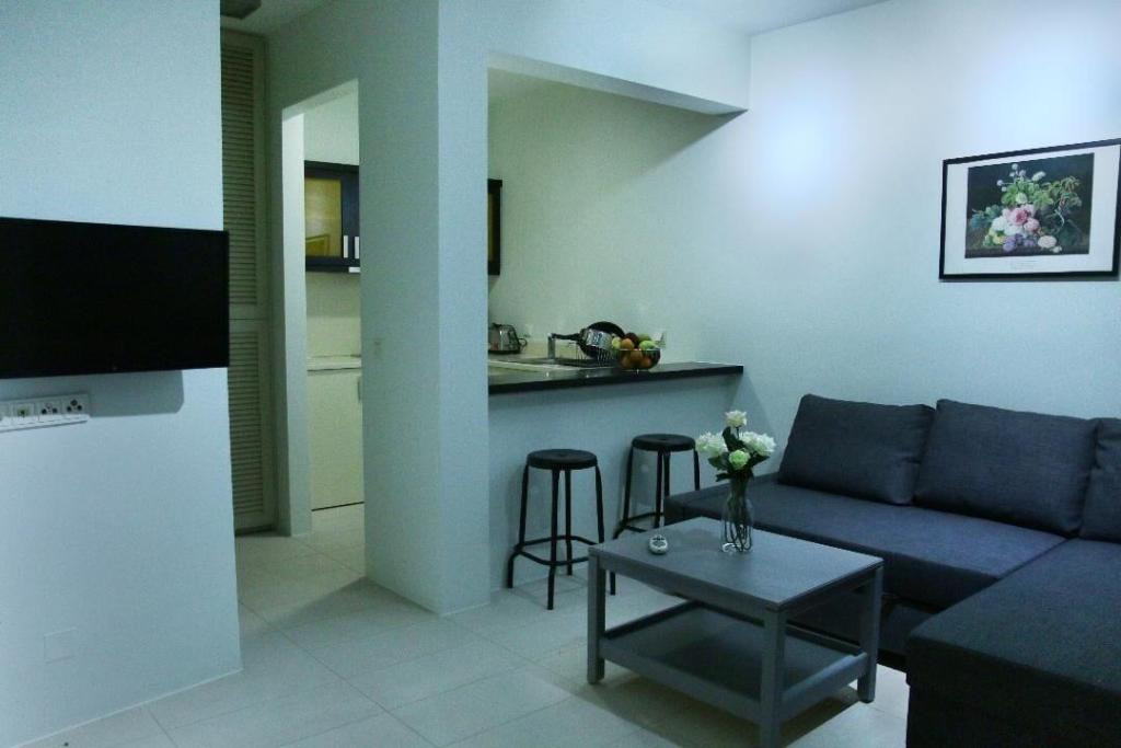 Vivian Art Apartments