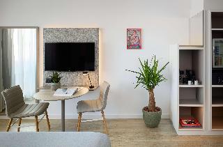 The Studio With Balcony