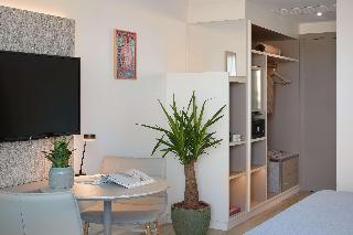 The Studio With Balcony