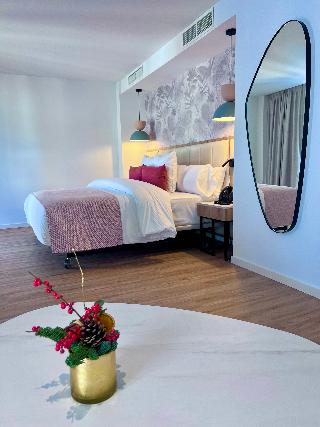 Room Room