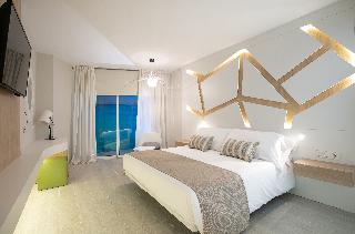 The Ibiza Twiins image 2