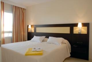 Room
 di Illot Suites & Spa