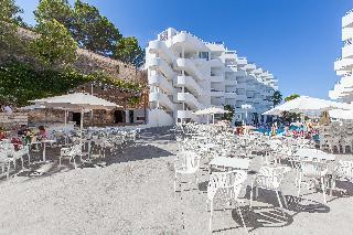 Bar
 di Fergus Style Cala Blanca Suites Hotel