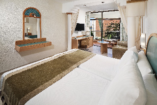 Room
 di Melia Gorriones