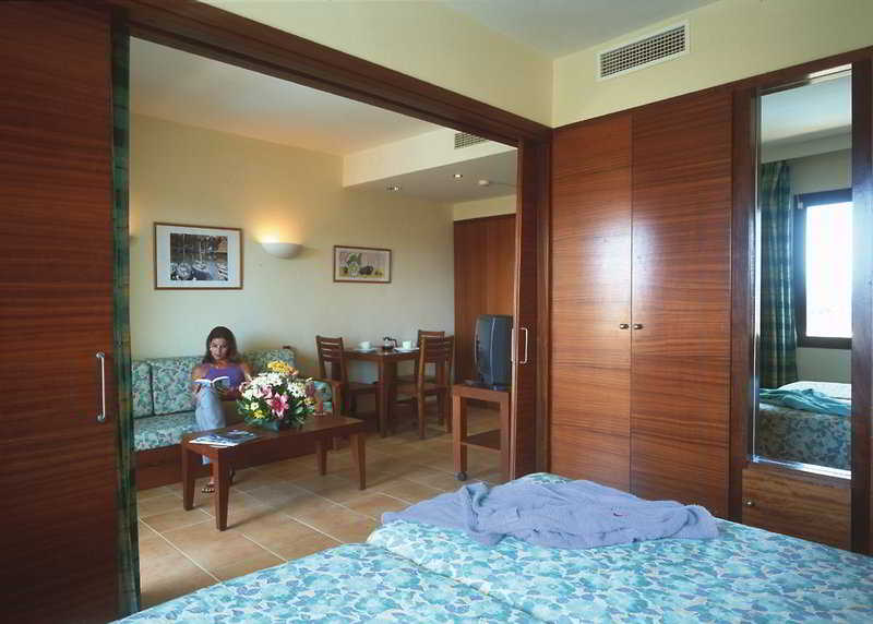 Room
 di Allsun Illot Park