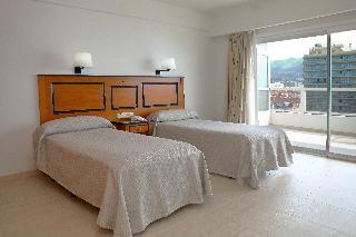 PYR Fuengirola image 2