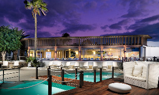 Pool
 di H10 White Suites