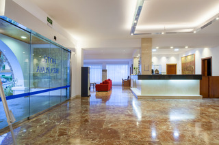 Lobby thumbnail 12