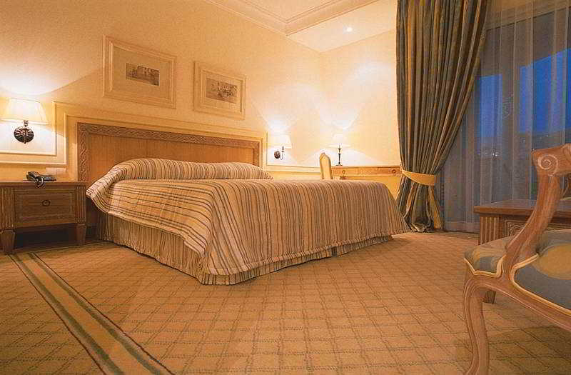 Room
 di Madeira Regency Palace