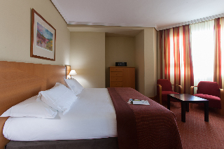 Room
 di Silken Luis de Leon