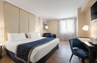 Executive double room (2 adults)