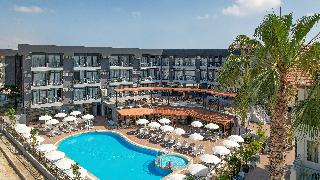 Clover Magic Park Side Hotel