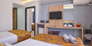 Clover Magic Park Side Hotel
