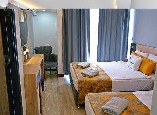 Clover Magic Park Side Hotel