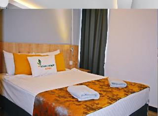Clover Magic Park Side Hotel