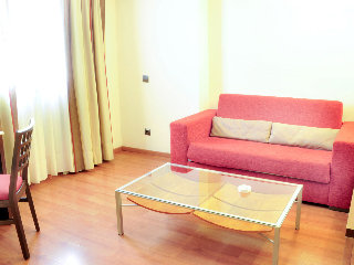 Room
 di Catalonia Born