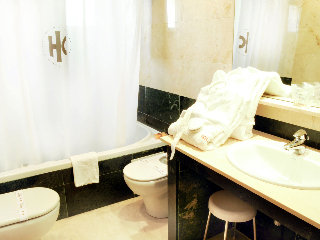 Room
 di Catalonia Born