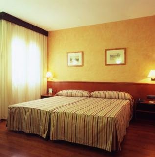 Room
 di Catalonia Castellnou