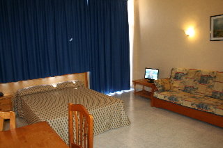 Room
 di Estudios Tropicana