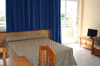 Room
 di Estudios Tropicana