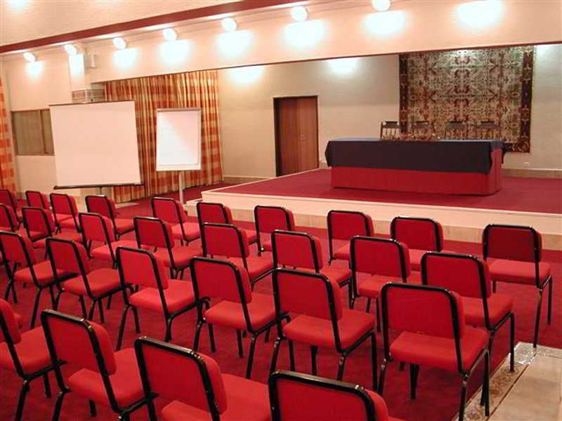 Conferences
 di Sol e Serra