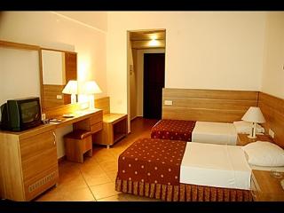 Boulevard Hotel