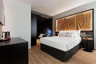 Melia Room Queen Bed