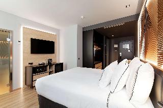 Melia Room Queen Bed